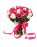 Букет из 51 розовой и белой розы "Ангелина"