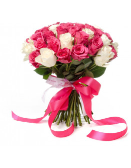 Букет из 51 розовой и белой розы "Ангелина"